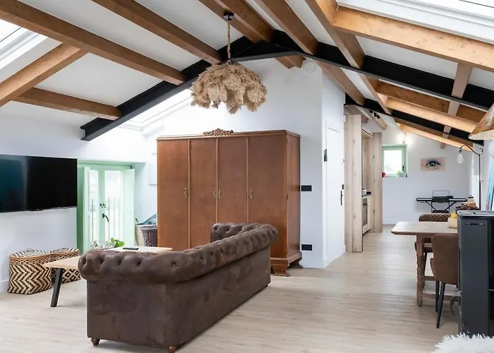 El Sueno, La Perla Barres